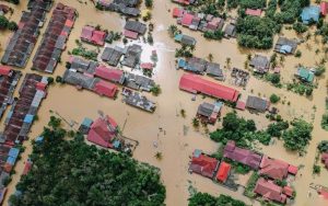 Sungai Cibeet di Karawang Meluap, Ratusan Rumah dan Puluhan Hektar Sawah Terendam