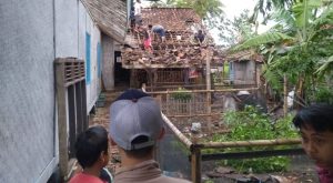 Puting Beliung Terjang Karangtengah, BPBD Cianjur: 16 Rumah Warga Rusak