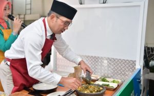 Ridwan Kamil Jadi Chef Masak Jengkol Sambal Hijau, Atalia Praratya: Mantap Sekali