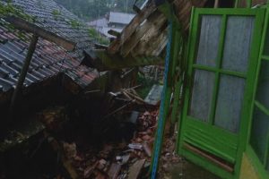 Longsor di Cianjur Menimpa Tiga Rumah, 16 jiwa harus mengungsi