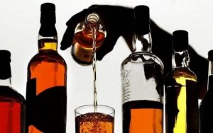 Vila di Sekitar Tempat Wisata Sukabumi Jual Minuman Keras Ilegal, Pengunjung Dites Urine
