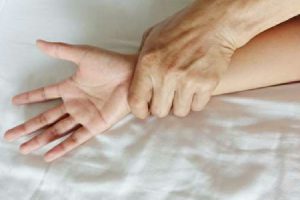 Hendak Diperkosa, Perempuan di Sukabumi Lakukan Perlawanan, Tubuhnya Ditusuk Enam Kali