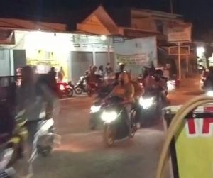 Heboh Pemuda Acungkan Sajam di Jalan Pramuka Purwakarta, Polisi Turun Tangan