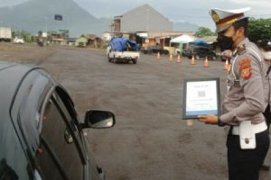 Di Jalur Wisata, Polres Garut Wajibkan Hal Ini kepada Wisatawan