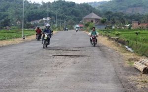Anggaran Rp600 Miliar untuk Perbaikan Jalan di Jawa Barat, Hasbullah Rahmad Singgung Soal Drainase