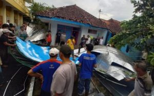 BMKG: Waspada Hujan Lebat Disertai Kilat dan Angin Kencang di Jawa Barat Pada Sore hingga Malam Hari