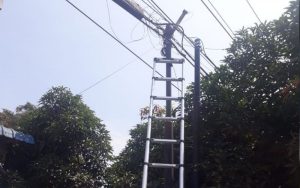 Waduh! Pekerja Telkom di Serdang Bedagai Tersengat Listrik saat Perbaiki Kabel