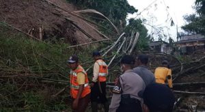 Jalur Selatan Cianjur Ditutup Lagi, Tebing Cadas Hideung kembali Longsor