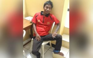 Maksa Minta Rokok ke Warung, ODGJ di Purwakarta Ini Tetap Santuy Meski Diamankan Polisi
