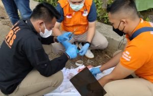 Polisi Selidiki Penemuan Mayat Bayi Dibalut Kain Kafan dan Dibungkus Plastik di Cileunyi