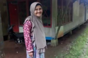 Tak Terima Bansos, Ema Enur Warga Cianjur Hidup di Rutilahu Reyot