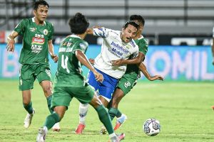 Kalahkan PSS 1-2, Persib Bandung Panaskan Persaingan Papan Atas Liga 1