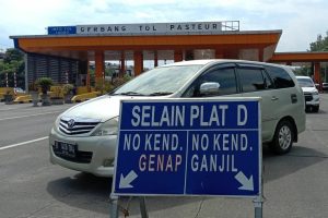 Terjaring Ganjil Genap, Ratusan Kendaraan Diputar Balik di Tol Pasteur Bandung