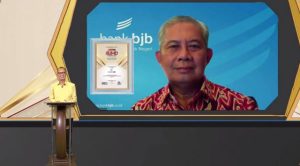 Ikut Bangkitkan Ekonomi Daerah, Bank Bjb Dinobatkan  Sebagai BUMD Terbaik 2022