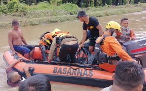 Minibus Masuk Sungai di Deli Serdang, Empat Orang Meninggal Dunia