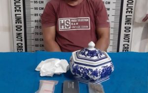 Duduk Diatas Motor, Pengedar Narkoba di Pematangsiantar Ditangkap