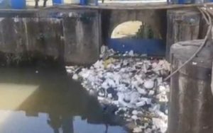 Akibat Pencemaran Sampah Plastik, Kualitas Air Sungai Ciwulan dan Citanduy Tasikmalaya Jadi Buruk