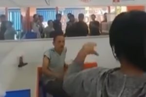 Viral! Warga Geruduk Bos Warteg di Bekasi yang Perkosa Karyawan