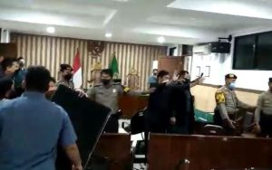 Tak Puas Hasil Putusan Hakim, Sidang Kasus Pembunuhan di PN Purwakarta Ricuh