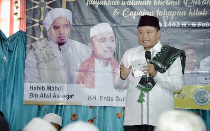 Uu Ruzhanul Minta Orang Tua Seimbangkan Pendidikan Duniawi dan Ukhrawi kepada Anak