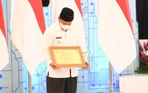 Jabar Terima Penghargaan Investasi Terbaik 2021, Uu Ruzhanul Ulum: Ekonomi dan Daya Beli Masyarakat Naik