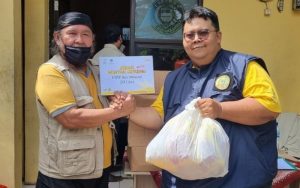 Forum RW Astanaanyar Kota Bandung Bagikan 1.140 Liter Minyak Goreng Gratis