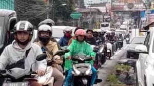 Libur Imlek, Polisi Berlakukan One Way Menuju Puncak