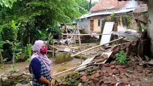 Tanah bergerak di Ciwaringin, hingga sekarang sudah 15 rumah Alami Rusak Parah