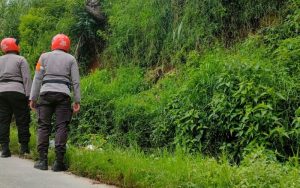 Lawan Longsor, Warga Cikidang Lembang Bandung Barat Diminta Tak Dekati Daerah Ini