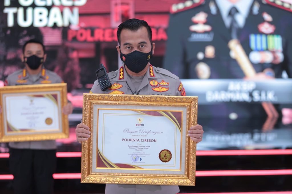 Polresta Cirebon Terima Penghargaan Pelayanan Prima dari Kementerian PANRB