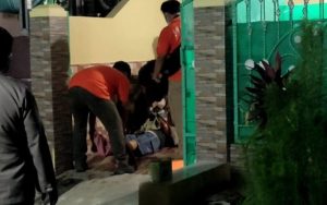 Bersimbah Darah, Perempuan Paruh baya Ditemukan Tewas di Teras Rumah