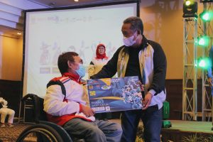Uang Kadeudeuh Rp 16 Miliar Diterima Para Atlet Berprestasi Kota Bandung