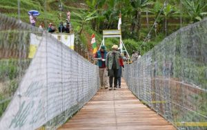 Soal Jembatan Cinta di Cililin Bandung Barat, Ridwan Kamil Harap Bisa Gerakan Ekonomi dan Pendidikan