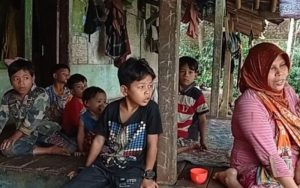 Potret Kemiskinan Purwakarta, Miliki 12 Anak Tinggal di Rumah Tidak Layak Huni