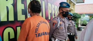 Berbekal Kwitansi dan Cap, Seorang Kakek Berusia 53 tahun Peras Sopir Truk.
