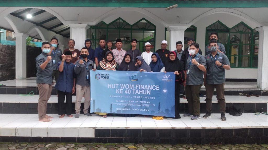WOM Finance Renovasi MCK dan Tempat Wudhu Masjid Jami Al Qomar di Sumedang