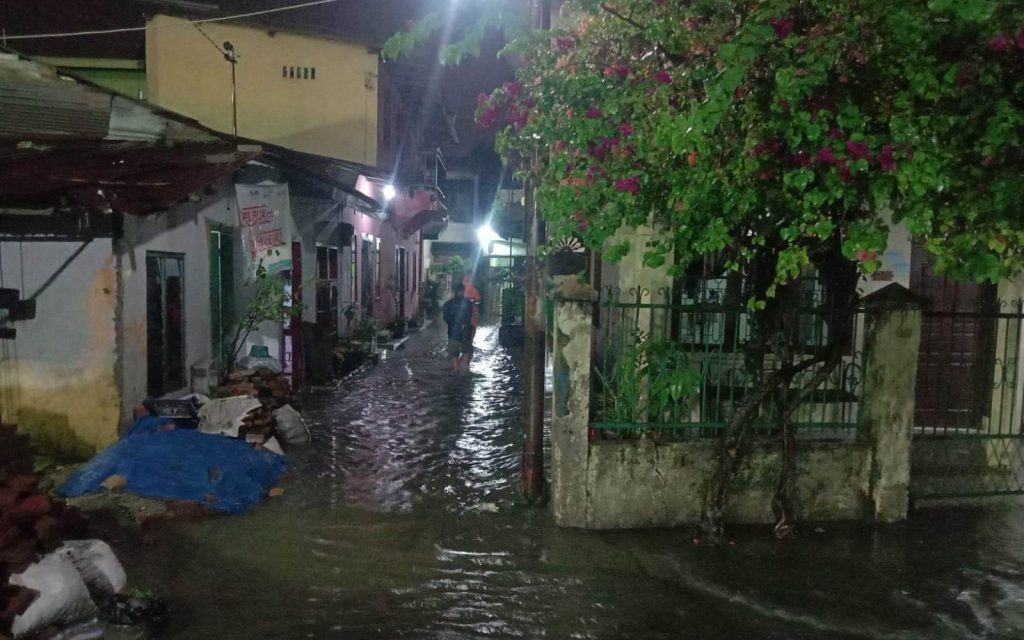 Sungai Deli Meluap, Puluhan Rumah di Medan Terendam Banjir