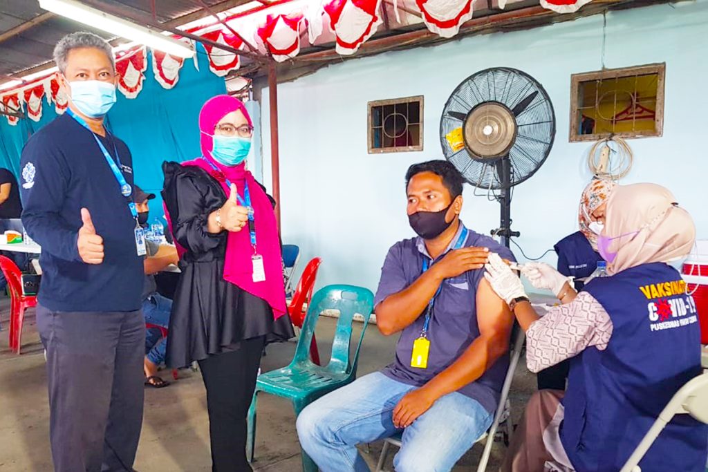 Ratusan Karyawan RSI Serdang Bedagai Ikuti Vaksinasi Dosis Ke-3
