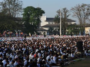 Alhamdulillah, Warga Kota Bandung Bisa Salat Idul Fitri Lagi di Lapangan Gasibu