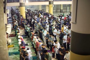 Berikut Bacaan Niat Salat Tarawih Berjamaah atau Sendiri