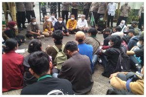 Geruduk DPRD Purwakarta, Mahasiswa Minta Dewan Audit LKPJ Bupati