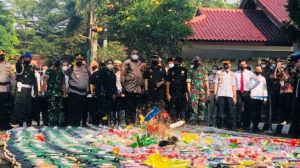 21 Ribu Botol Miras Hasil Razia Selama Dua Pekan Ramadan di Bogor Dimusnahkan