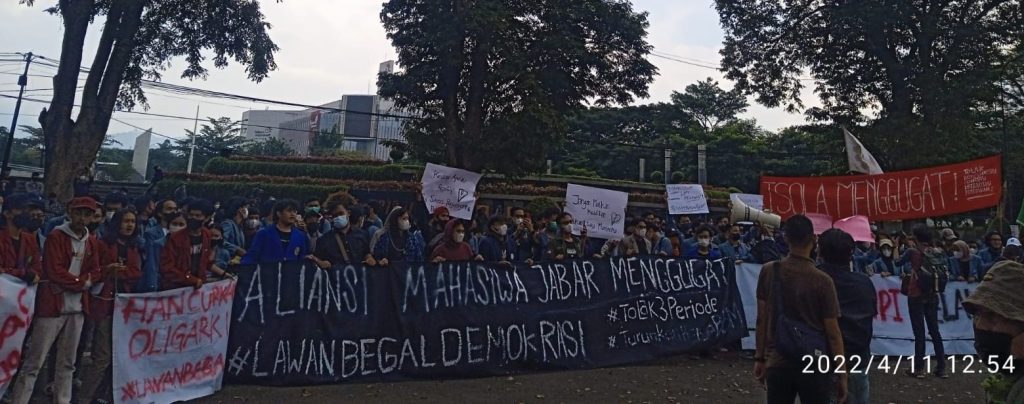 Aliansi Mahasiswa Jabar Menggugat Gelar Unras di Gedung Sate Bandung, Ini Tuntutannya