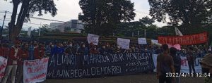 Aliansi Mahasiswa Jabar Menggugat Gelar Unras di Gedung Sate Bandung, Ini Tuntutannya
