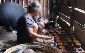 Karena Ini Pengrajin Gula Aren Langkaplancar Pangandaran Terancam Punah