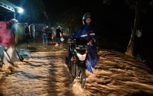 Air Sungai Meluap, Warga Desa Cibogogirang Purwakarta Kebanjiran