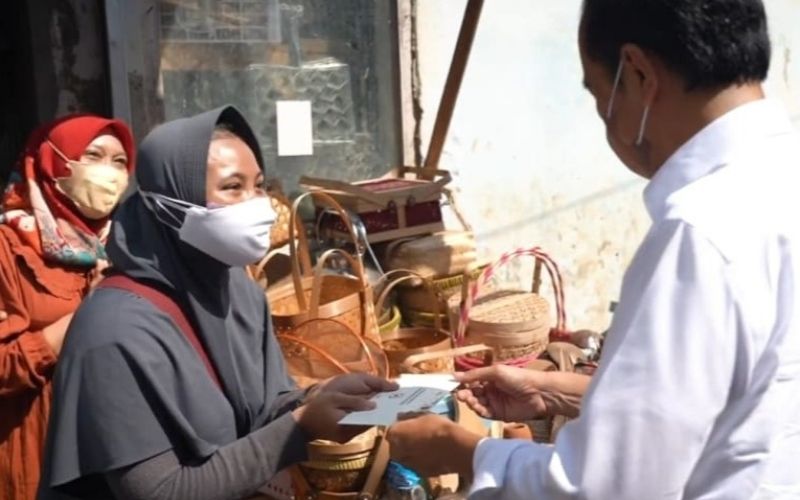 Pos Indonesia Salurkan BLT Minyak Goreng dan BST kepada 3,2 Juta Warga Jabar