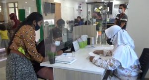Jelang Lebaran, Warga Purwakarta Mulai Serbu Pegadaian