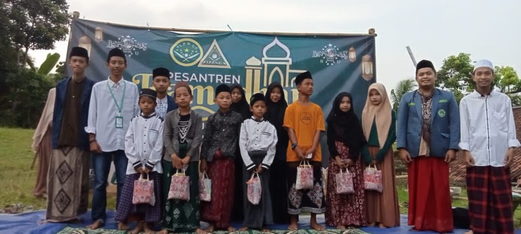 Tutup Pesantren Ramadhan, IPNU dan IPPNU Kecamatan Sukasari Gelar Santunan