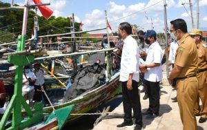 Nelayan di Cirebon Curhat Kelangkaan Solar, Ridwan Kamil: Tak Usah Ngantri Bersaing dengan Motor dan Mobil
